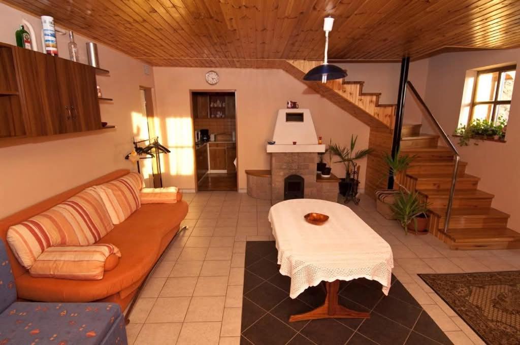 Sas-Feszek Vendeghaz Apartment Demjén Exterior photo